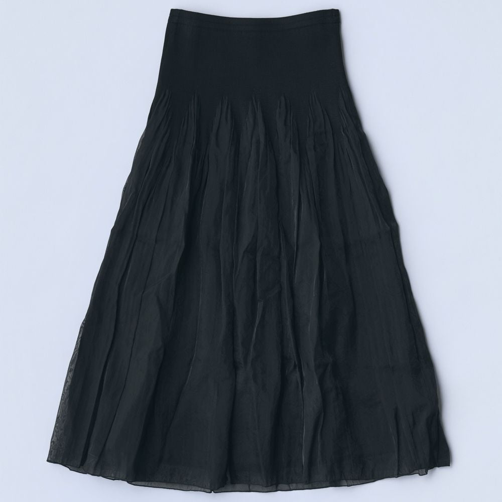 松本千登世さん【TRY Noir～黒は私のリトマス紙～】 （書籍と黒の