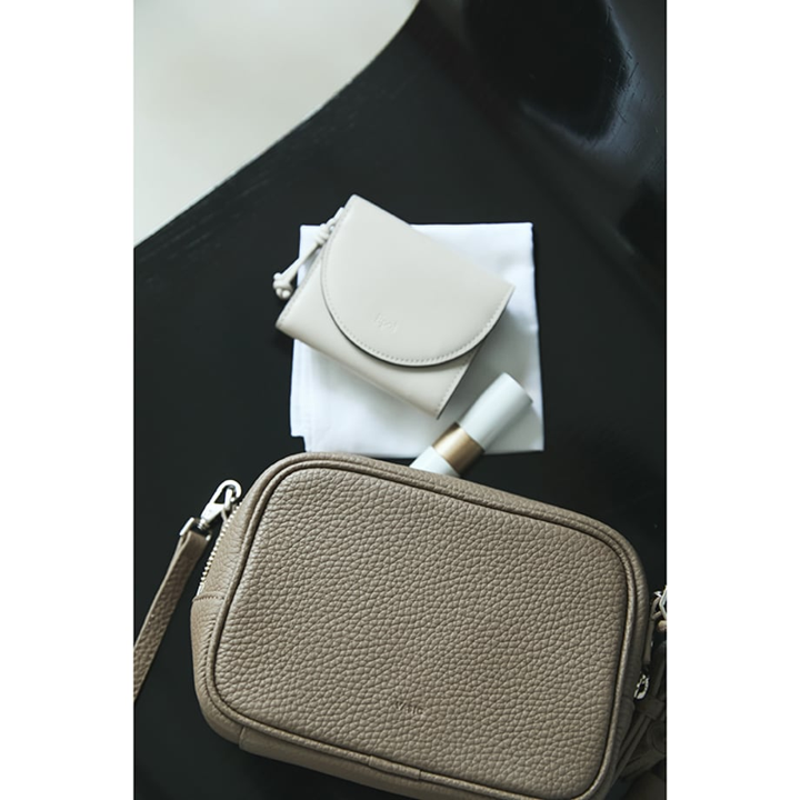 ★【ミモレ別注】VASICコンパクトショルダーバッグAnyway