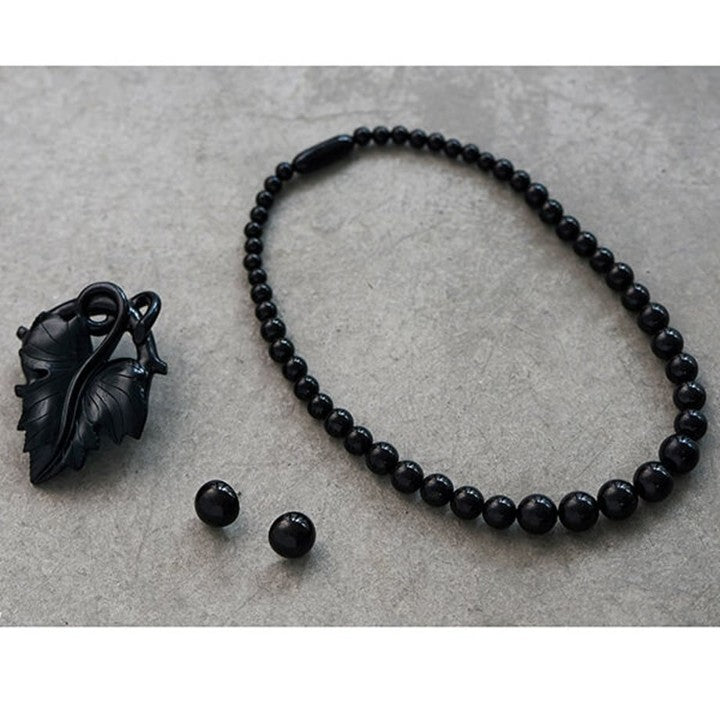 ヴィクトリアンジェット【３点セット】ネックレス・ピアス/イヤリング・ブローチ