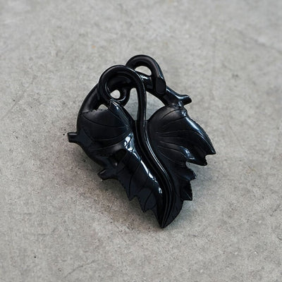 ヴィクトリアンジェット【３点セット】ネックレス・ピアス/イヤリング・ブローチ