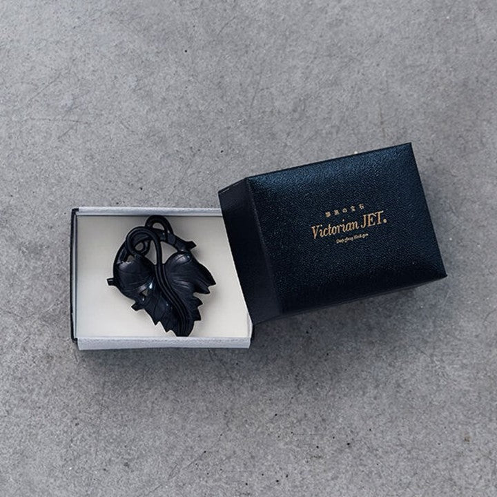 ヴィクトリアンジェット【３点セット】ネックレス・ピアス/イヤリング・ブローチ
