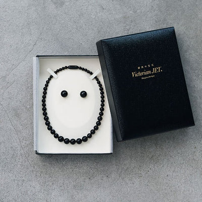ヴィクトリアンジェット 【２点セット】ネックレス・ピアス/イヤリング