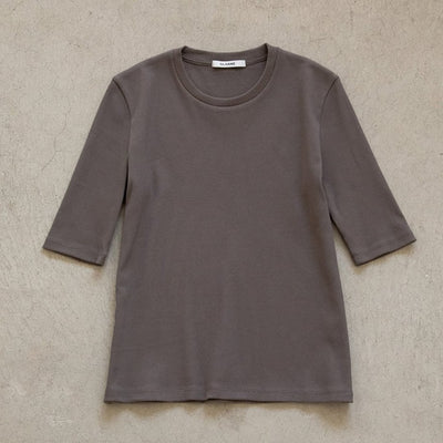 ★【ミモレ別注】スローンリブTシャツ＜モカ＞