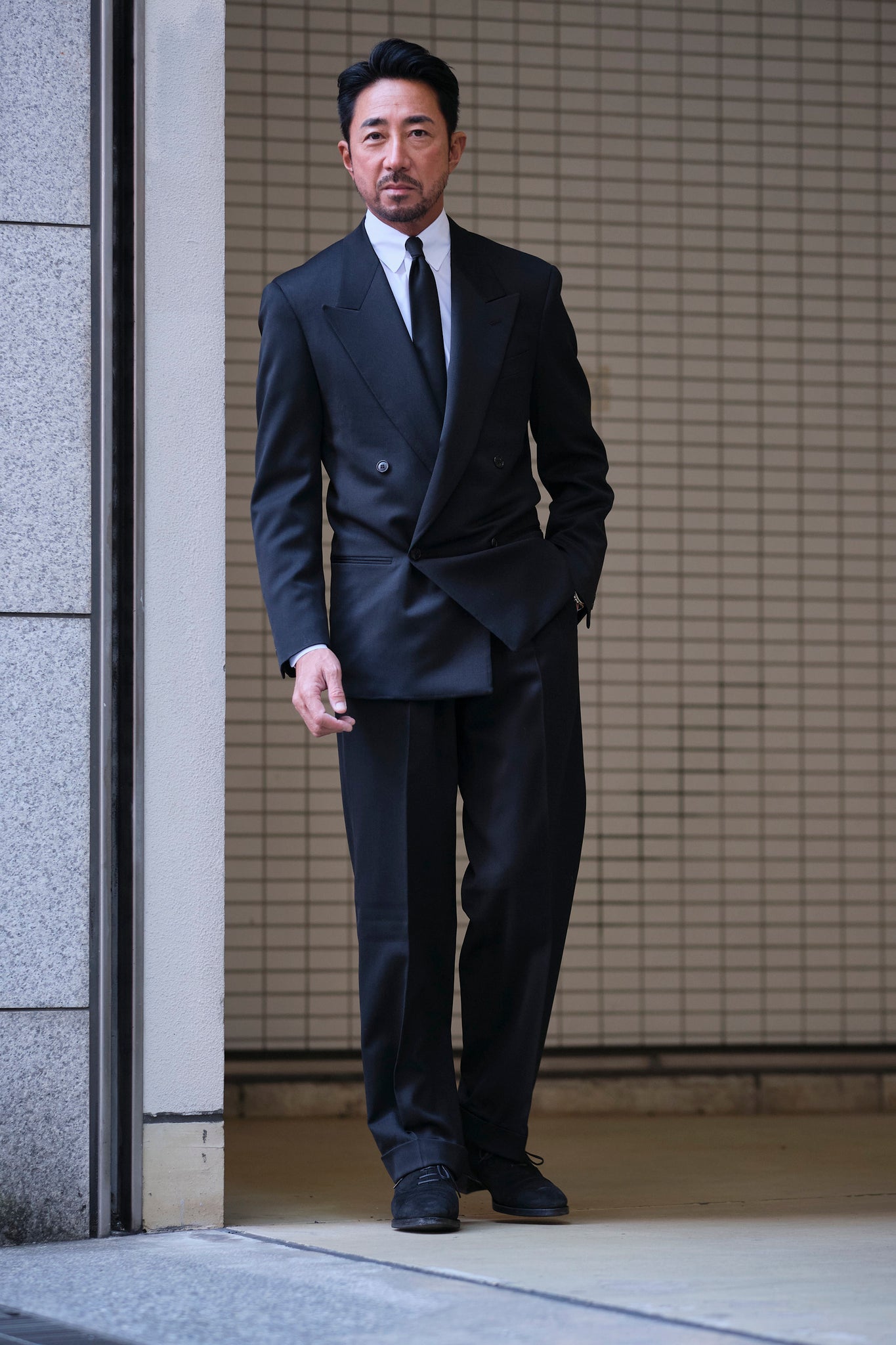 干場義雅プロデュース　ブラックスーツ