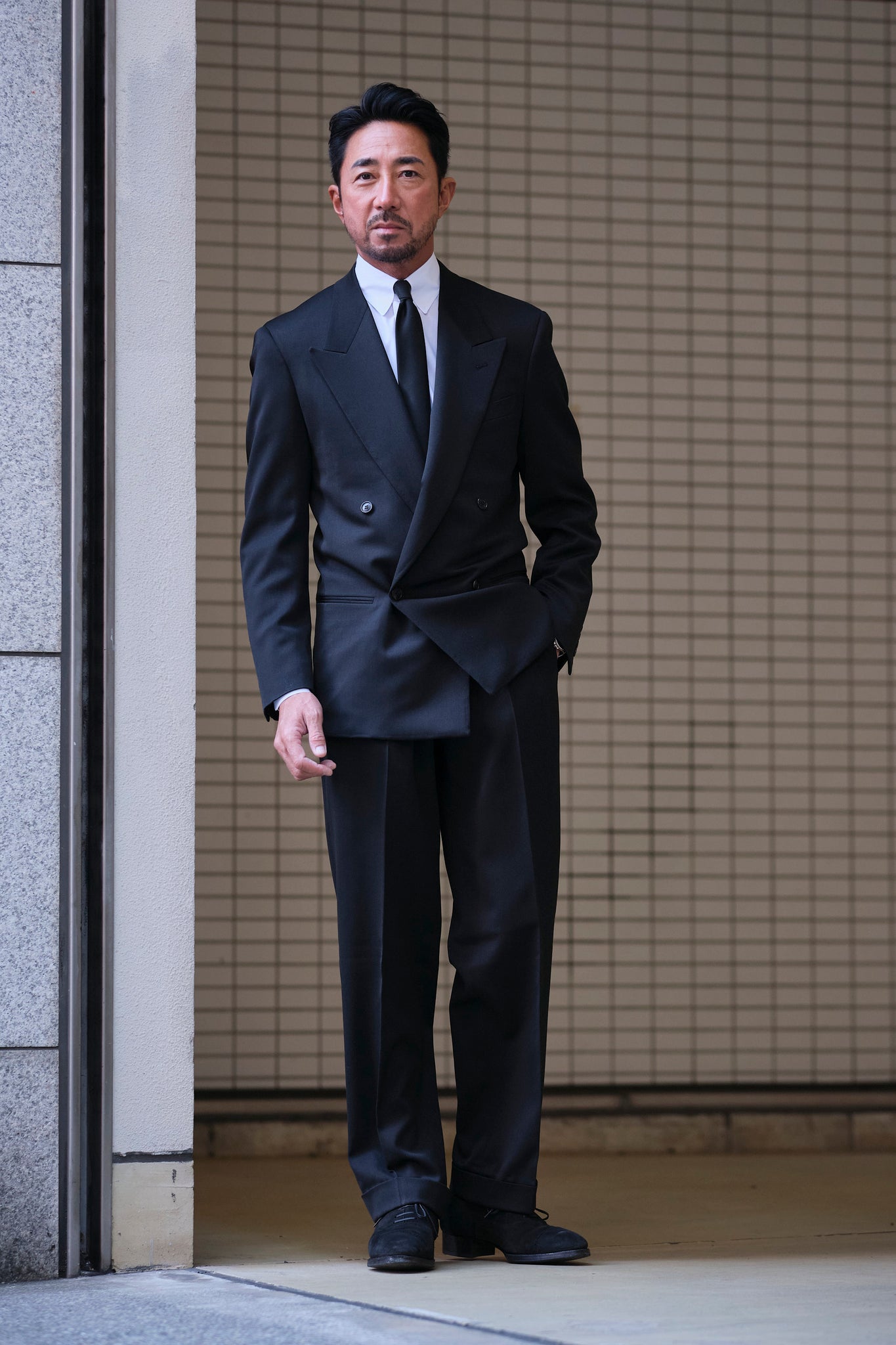 干場義雅プロデュース　ブラックスーツ