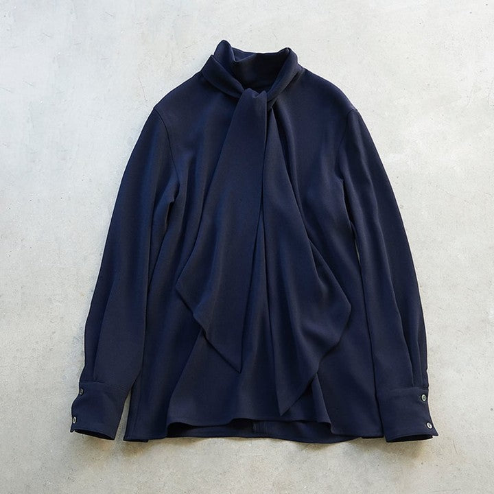 ★追加販売【ミモレ別注】ウィム ガゼット バックサテンボウタイブラウス