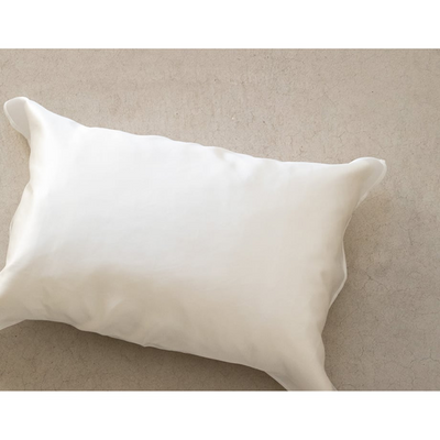 ★DRESS HERSELF シルクピローカバー ２枚セット＜ホワイト＆シャンパンゴールド＞（アロマミスト付）