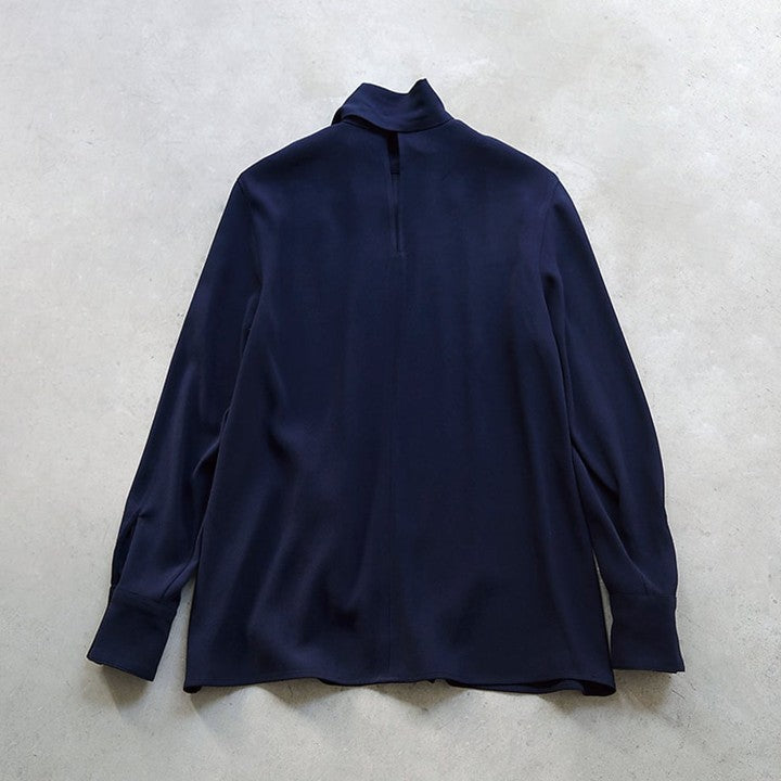 ★追加販売【ミモレ別注】ウィム ガゼット バックサテンボウタイブラウス