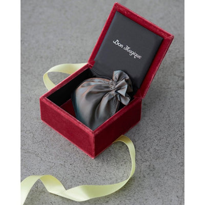 ミモレ別注・ボン マジック黒蝶バロックパール一粒ネックレス