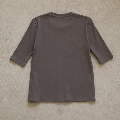 ★【ミモレ別注】スローンリブTシャツ＜モカ＞
