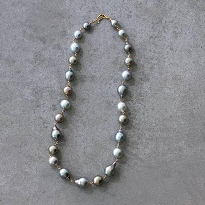 ボン マジック　ミモレ別注・黒蝶バロックパール一連ネックレス