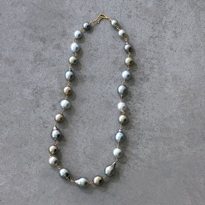 ボン マジック　ミモレ別注・黒蝶バロックパール一連ネックレス