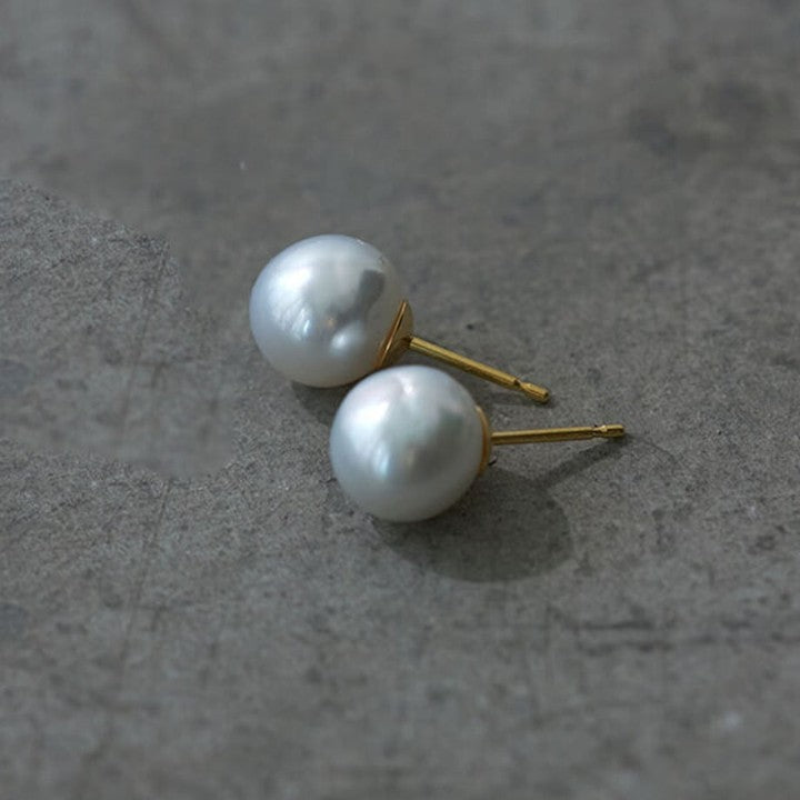 ボン マジック　白蝶バロックパールピアス９mm