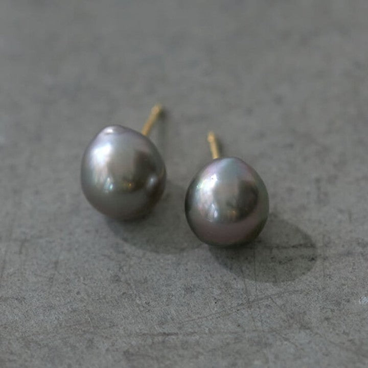 ボン マジック　黒蝶バロックパールピアス９mm