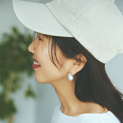 ★ボン マジック　白蝶バロックパールピアス13mm【数量限定】