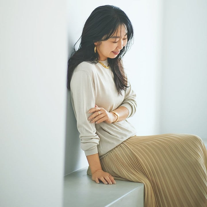 【ミモレ別注】スローン　シルククルーネックニット 〈ベージュ〉