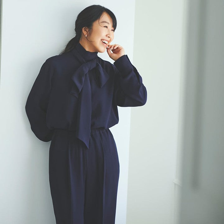 ★追加販売【ミモレ別注】ウィム ガゼット バックサテンボウタイブラウス