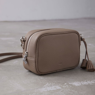 ★【ミモレ別注】VASICコンパクトショルダーバッグAnyway