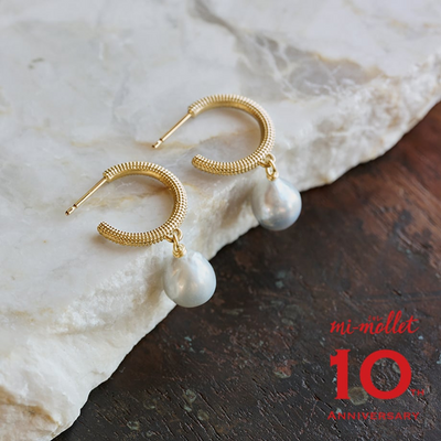 【10周年別注】ボン マジック白蝶バロックパールフープピアス