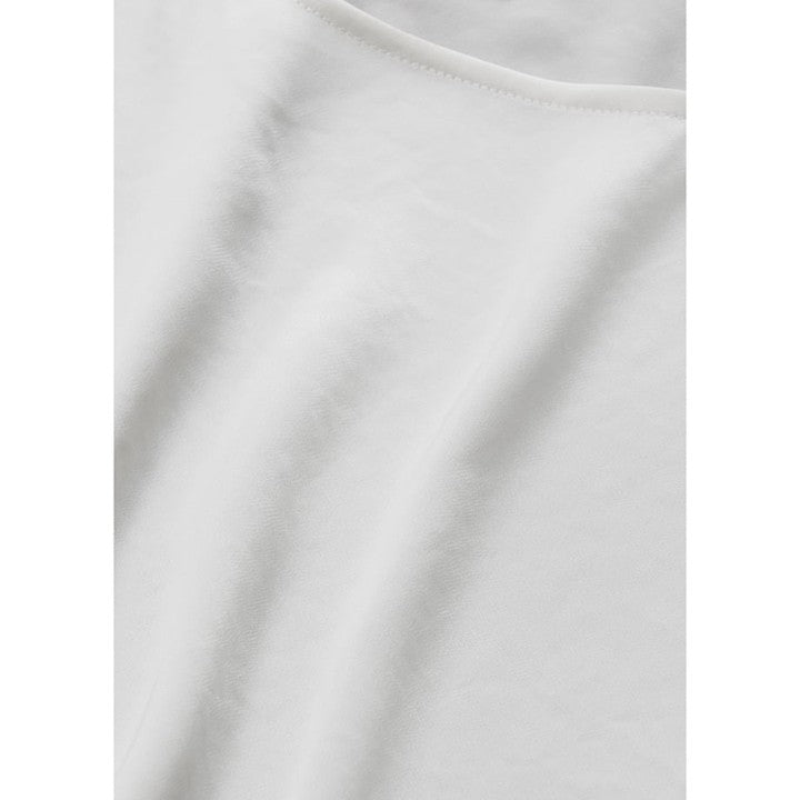 ★【ミモレ別注色】ドローイング ナンバーズのサテンボートブラウス