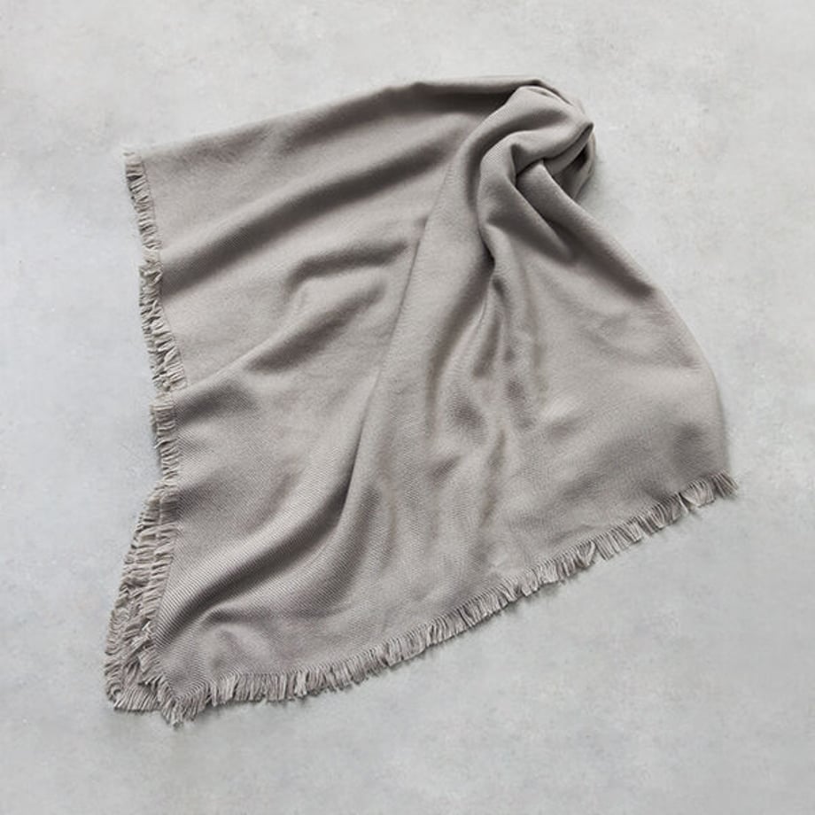 ★＜追加受注 9/5(月) 1500～＞アソースメレ×ミモレ　カシミアシルク混の別注グレージュストール【期間限定】