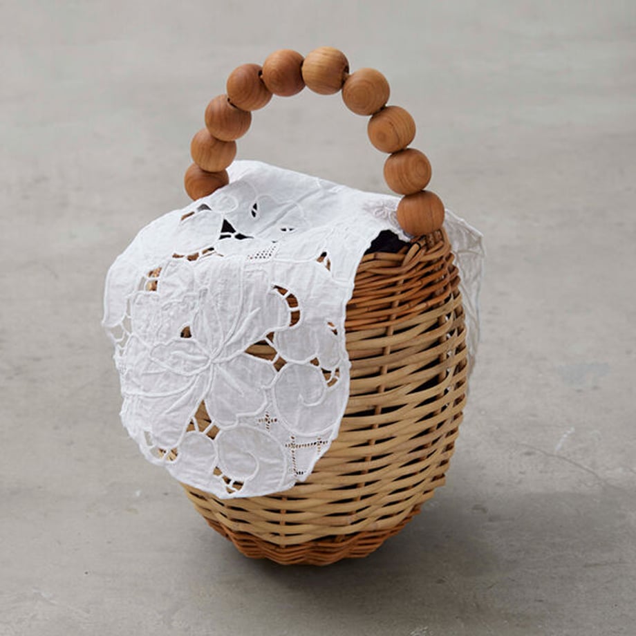 ヒツキのアンティークレース付きかごバッグ