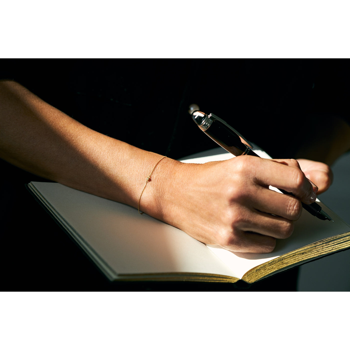 【ミモレ別注】アルティーダ ウードK10一粒ダイヤモンドブレスレット